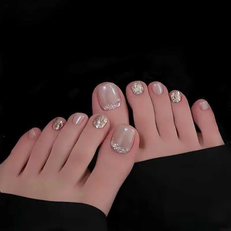 Khám phá nail chân cô dâu độc đáo