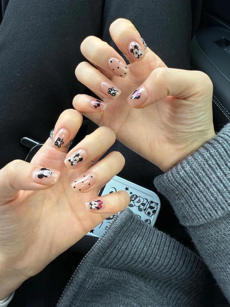 Khám phá nail chuột mickey cuốn hút