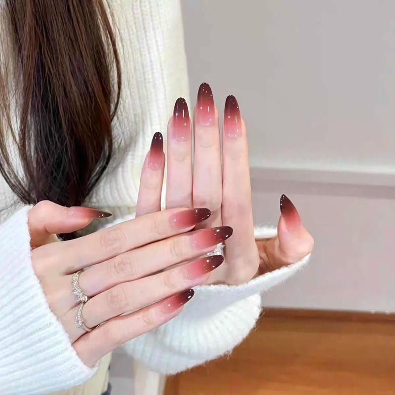 Khám phá nail đỏ đẹp độc đáo