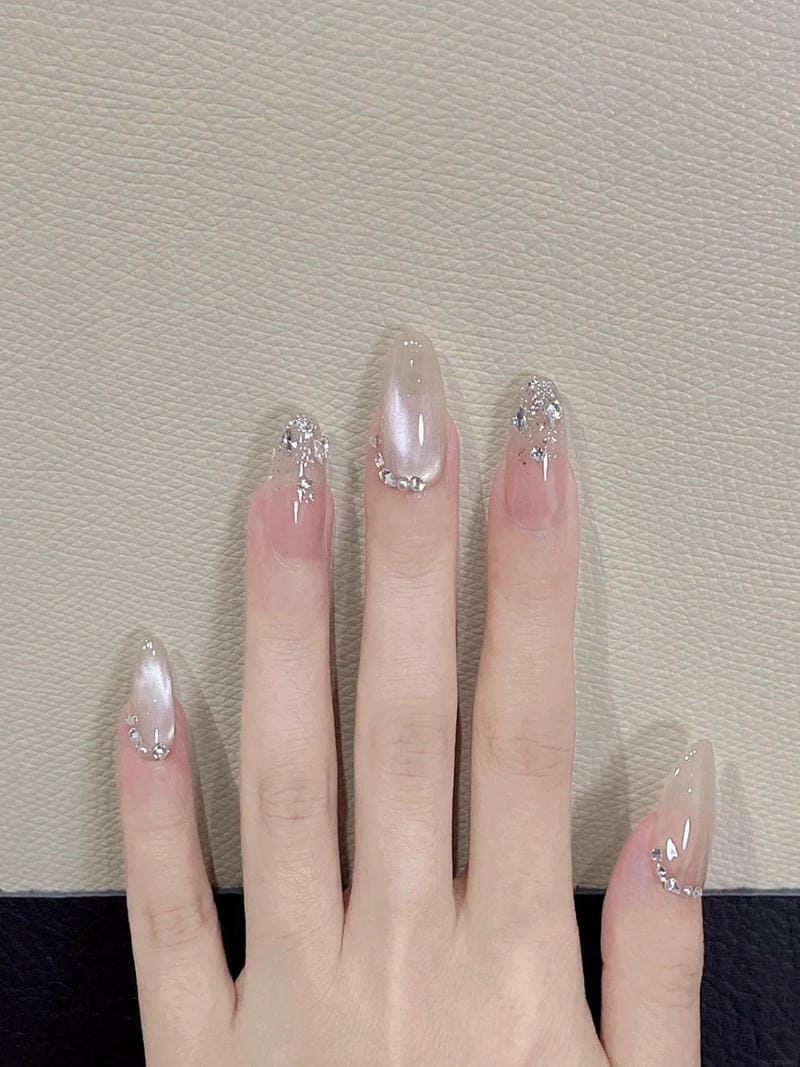 Khám phá nail kim tuyến đẹp