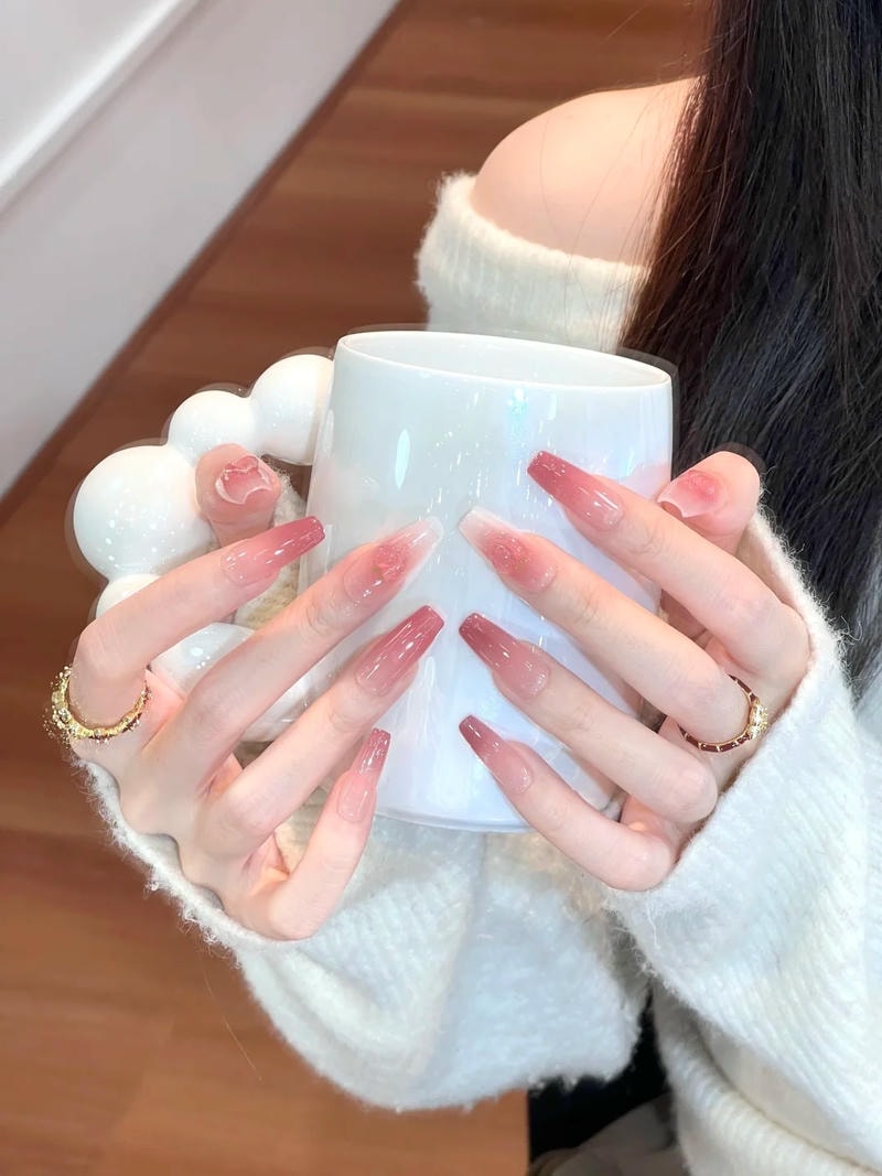 Khám phá nail màu hồng cuốn hút