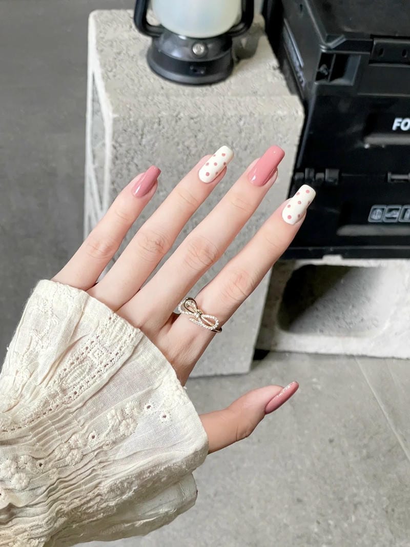 Khám phá nail màu hồng độc đáo
