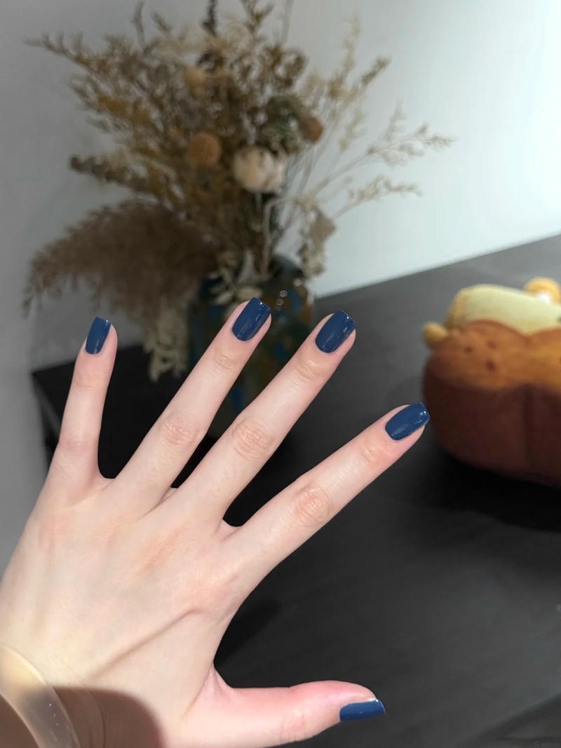 Khám phá nail màu xanh coban đẹp