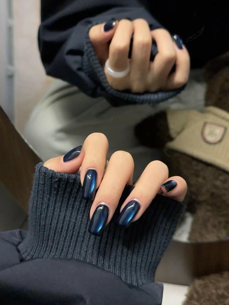 Khám phá nail màu xanh coban thu hút