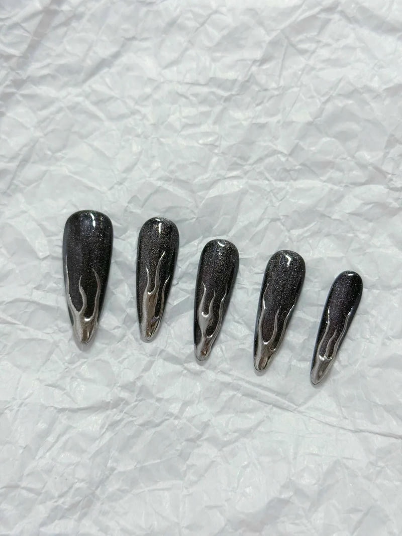 Khám phá nail ngọn lửa đẹp nhất