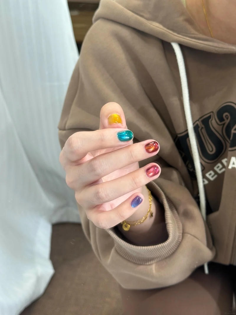 Khám phá nail nhiều màu cuốn hút