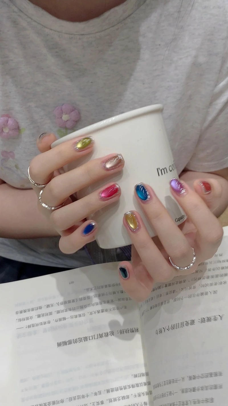 Khám phá nail nhiều màu thu hút
