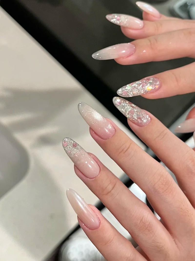 Khám phá nail nhũ độc đáo