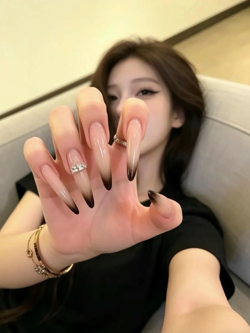 Khám phá nail sang chảnh thu hút