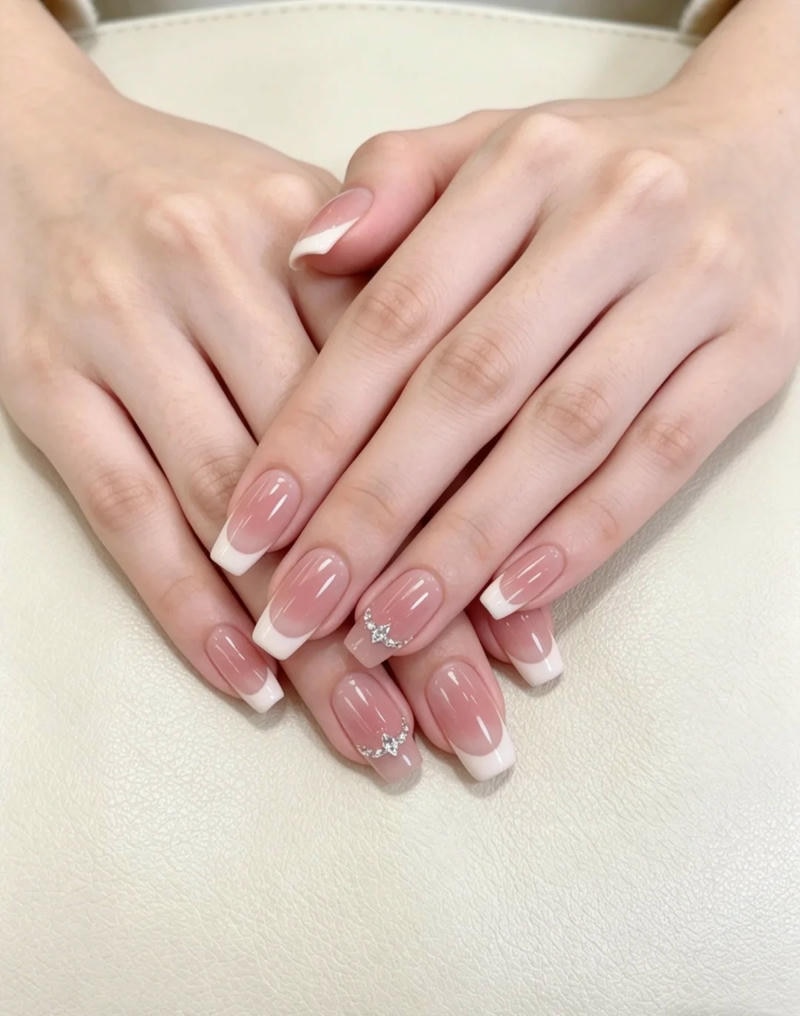 Khám phá nail sơn đầu móng cuốn hút