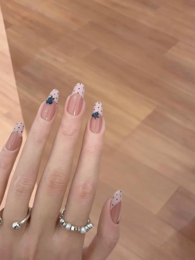 Khám phá nail sơn đầu móng độc đáo