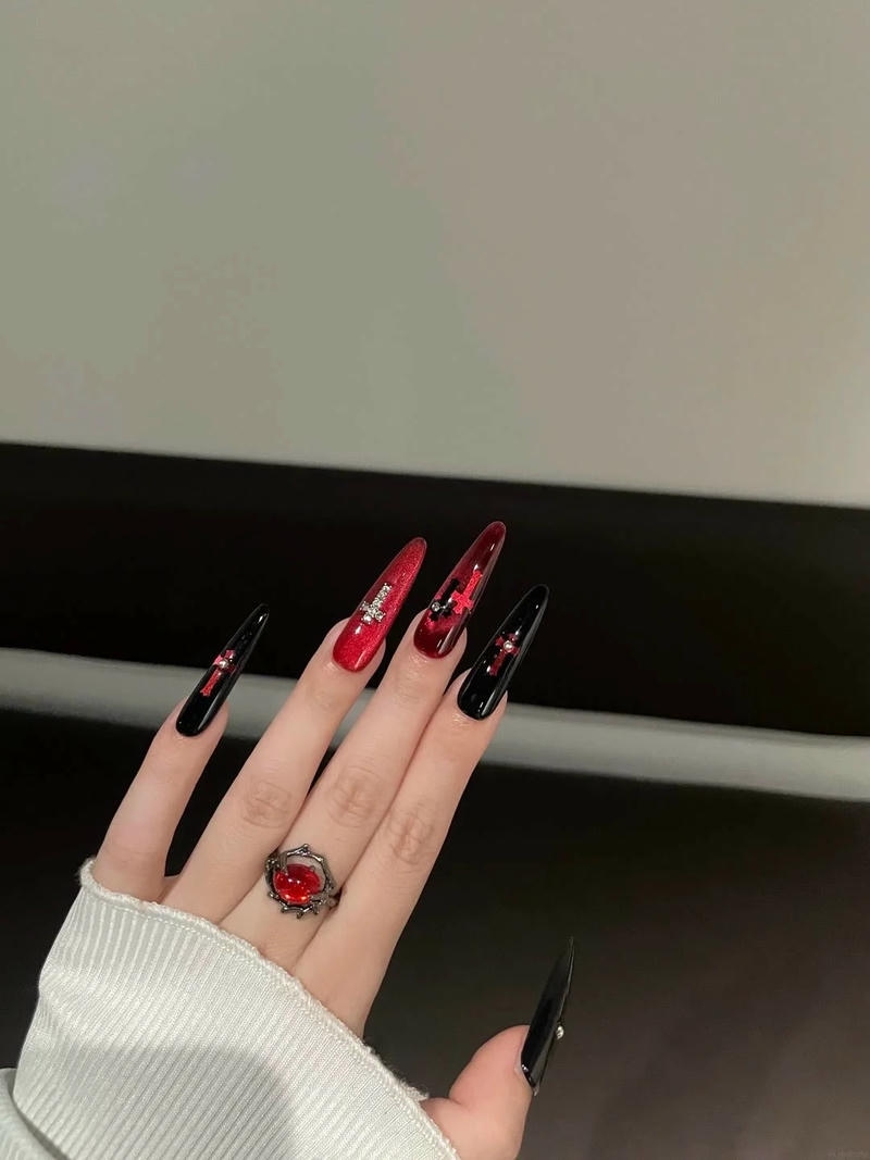 Ngắm bộ nail cá tính cực hot