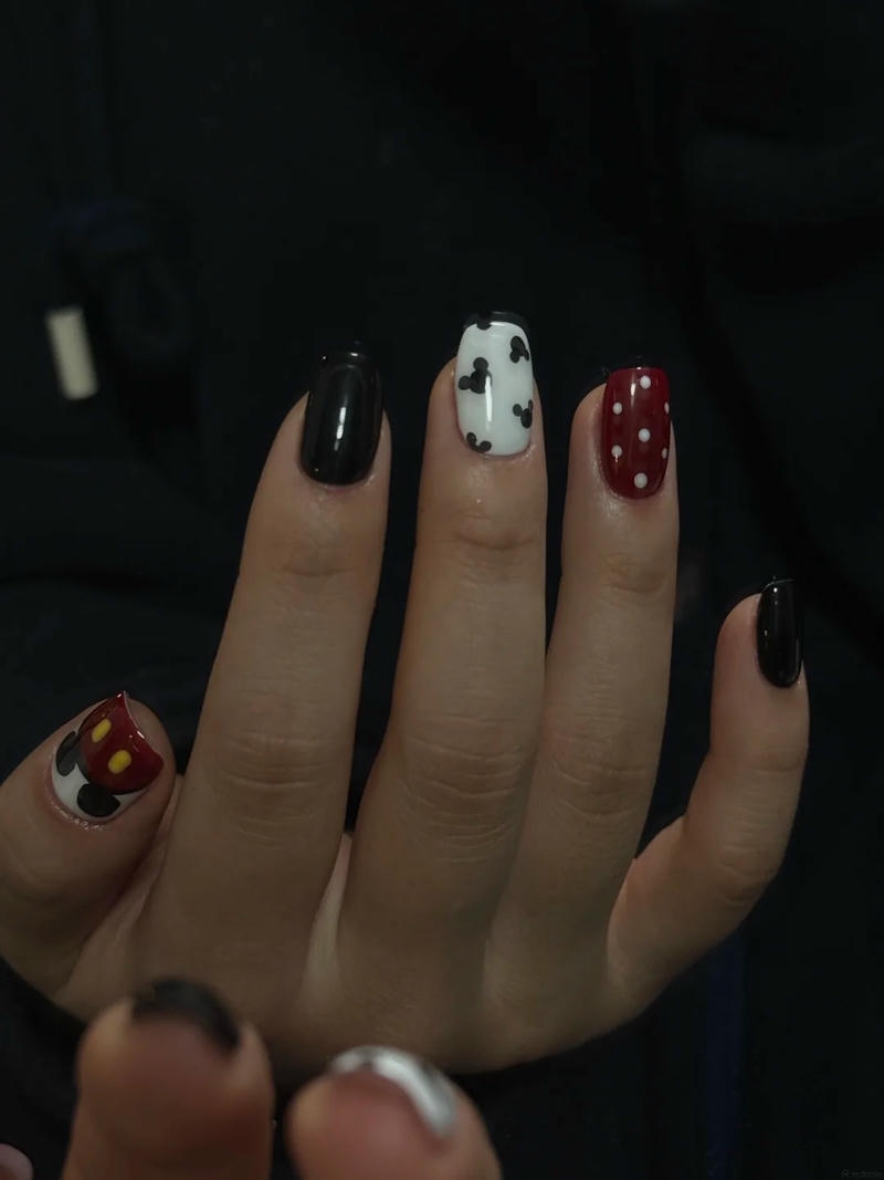 Ngắm bộ nail chuột mickey cực hot