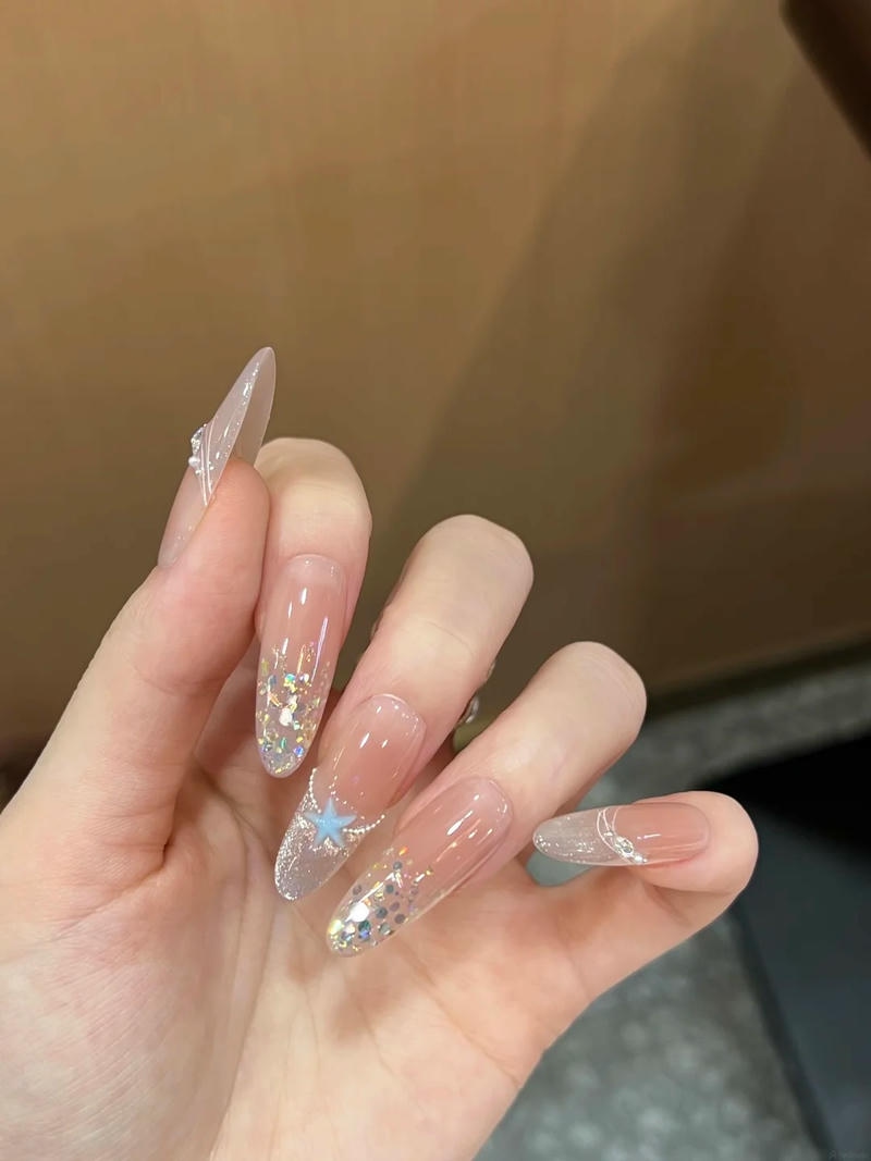 Ngắm bộ nail nhũ mới chất lượng cao
