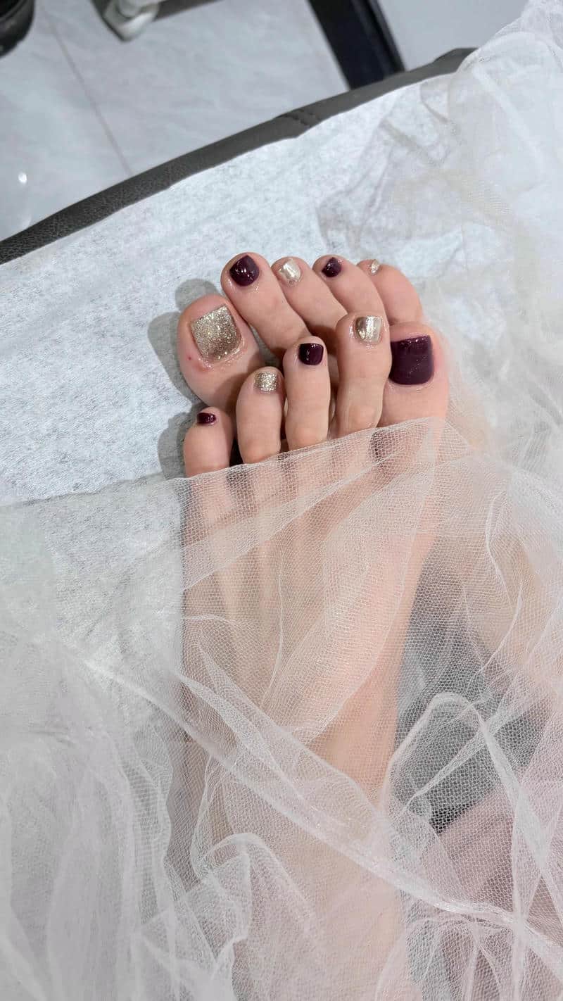 Ngắm nail chân cho người trung tuổi mới