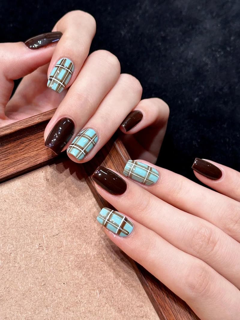 Ngắm nail kẻ hot