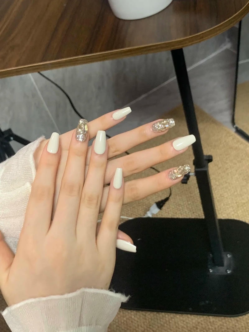 Ngắm nail kim tuyến hot
