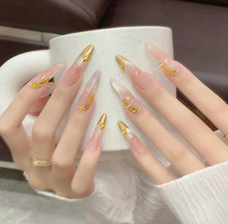 Ngắm nail sang chảnh hot