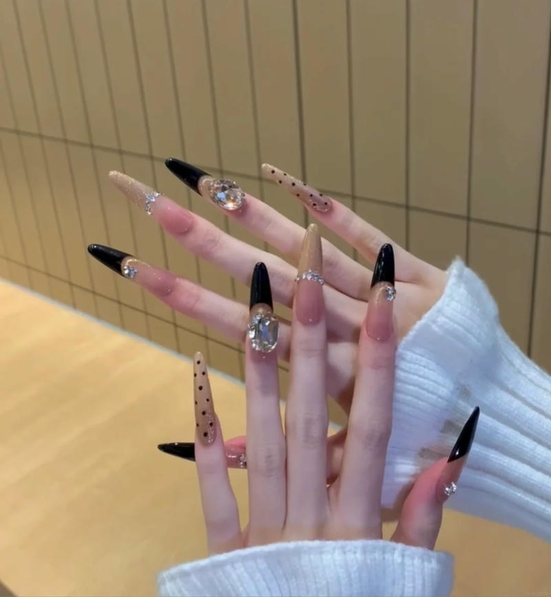 Ngắm nail sang chảnh mới