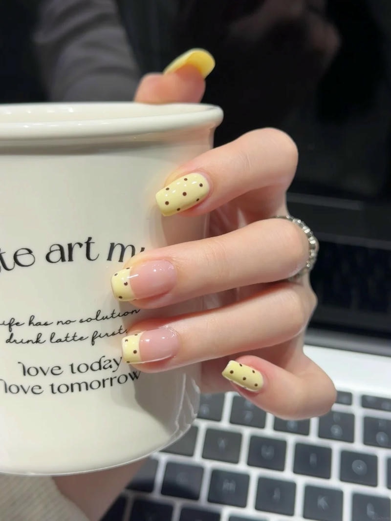 Tuyển tập bộ nail màu vàng miễn phí