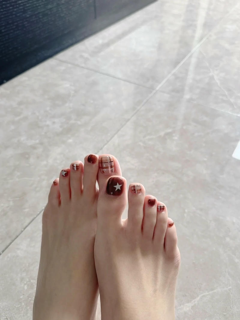 Xem nail chân kẻ mới nhất