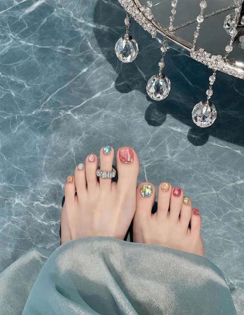 Xem nail chân nhiều màu mới nhất