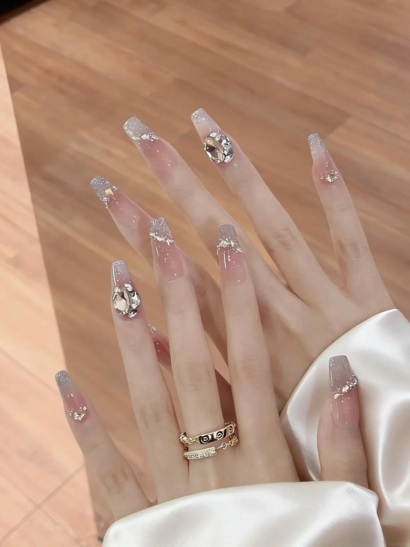 Xem nail nhũ đẹp