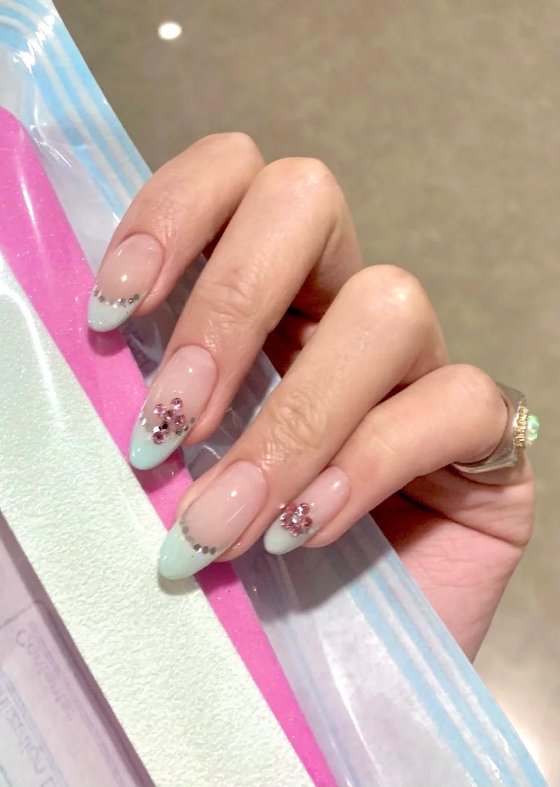 Xem nail sơn đầu móng đẹp