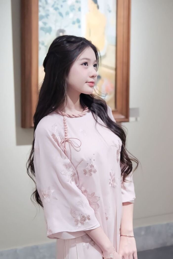 ảnh gái xinh mặc áo dài dịu dàng hot hồng