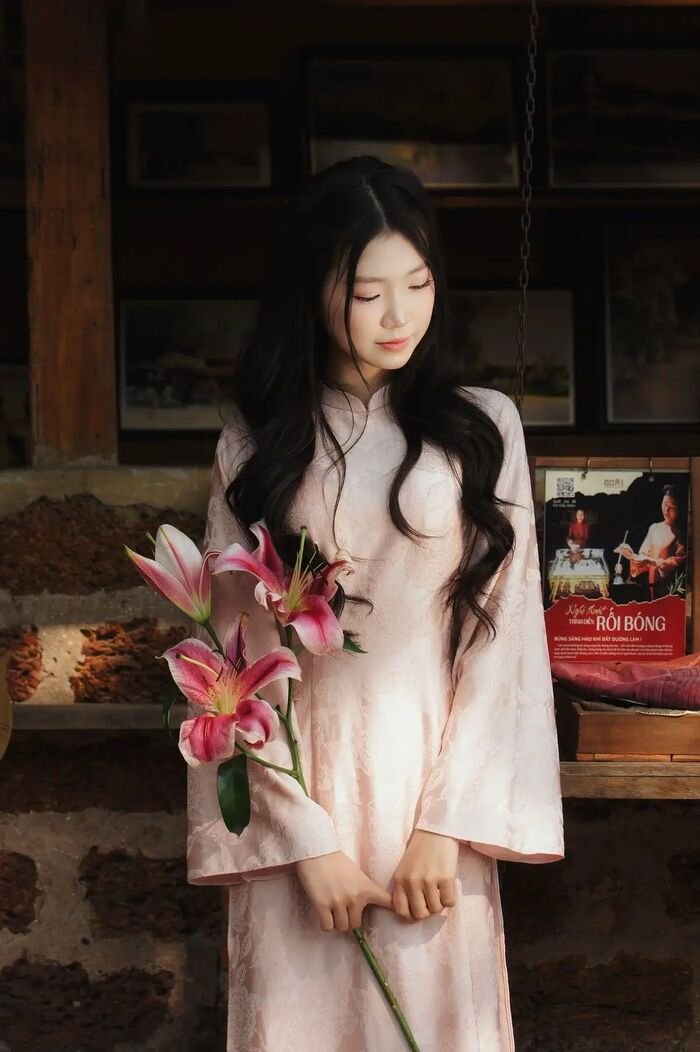 ảnh gái xinh mặc áo dài slay