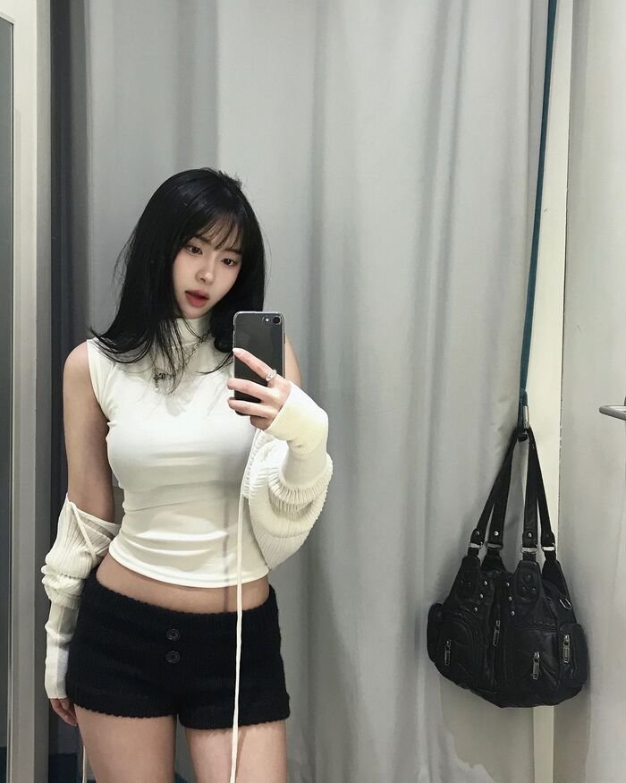 ảnh gái xinh mặc quần ngắn ngầu chất