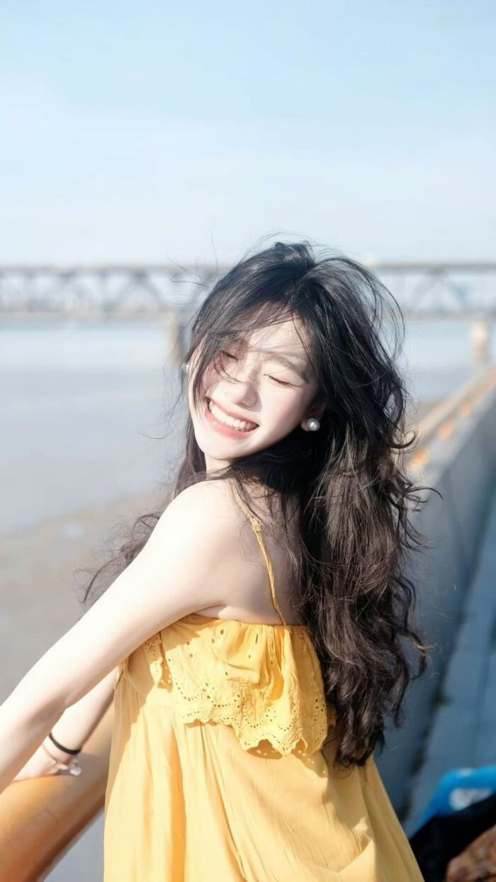 gái xinh cười như hot girl