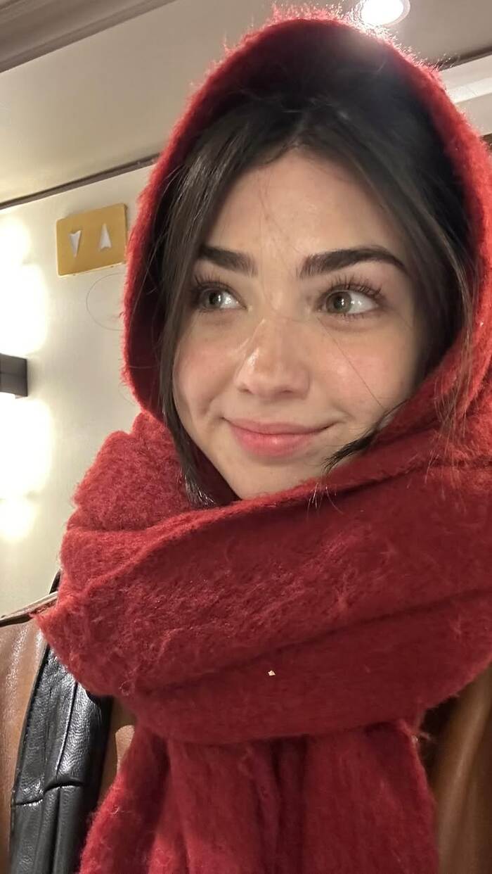 hình gái xinh cười cute